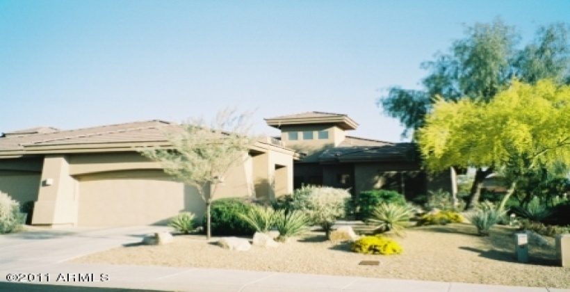 House is located on quiet cul-de-sac with Winfield mountain views