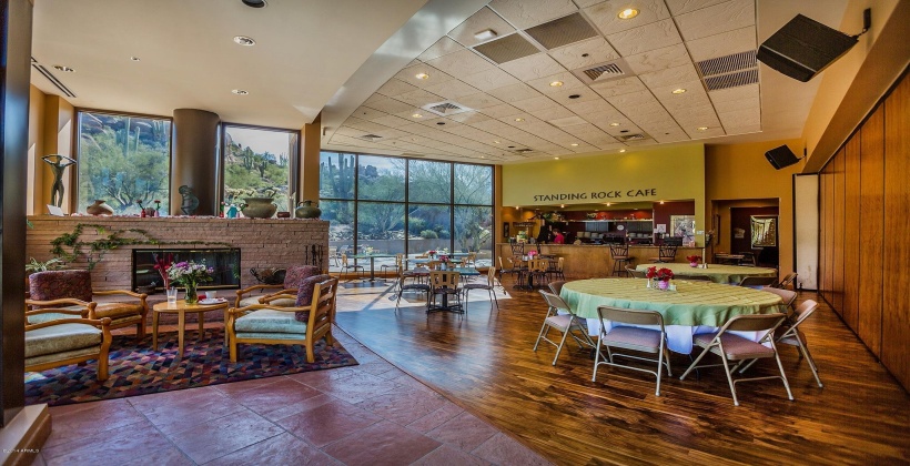 Take a break and enjoy lunch at the clubhouse's Standing Rock Café.