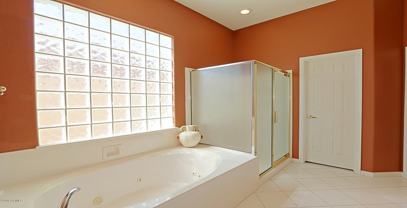 Separate Tub & Shower