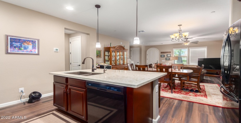 Lovely pendant and recessed lighting!