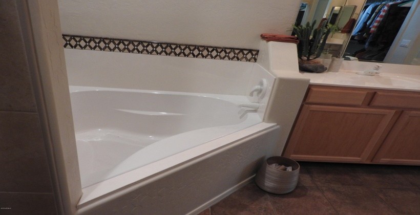 MASTER TUB