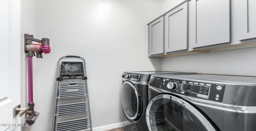 Laundry with Washer/Dryer included