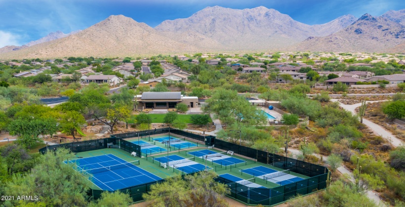 COMMUNITY CENTER COURTS!