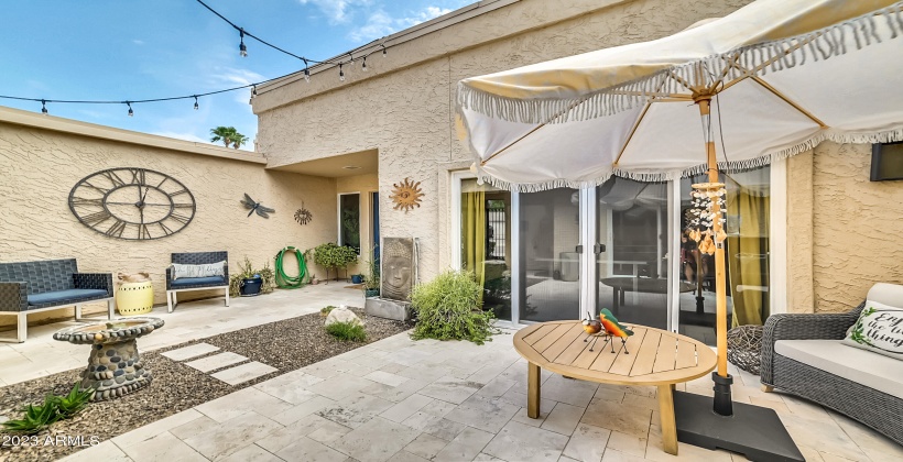 Cozy Front Courtyard