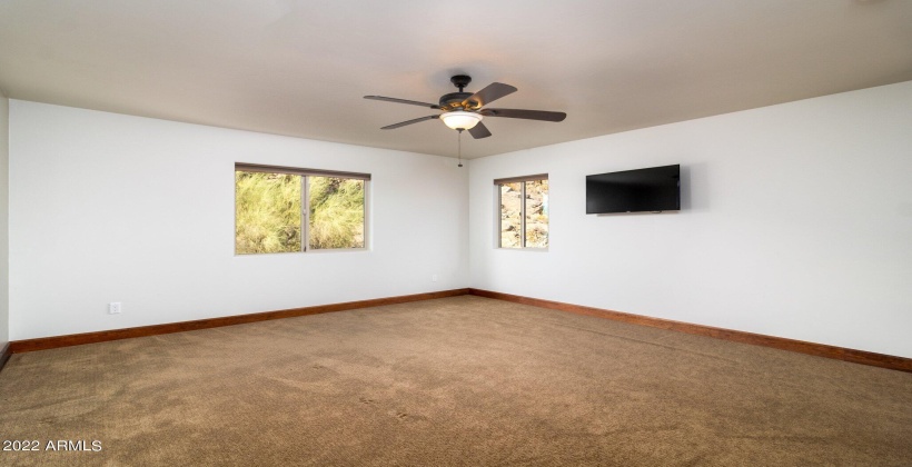 Huge upstairs bedroom suite with it's own bath and flex room.