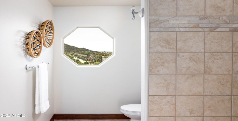 Lot of natural light & incredible sunset views from the bathroom!