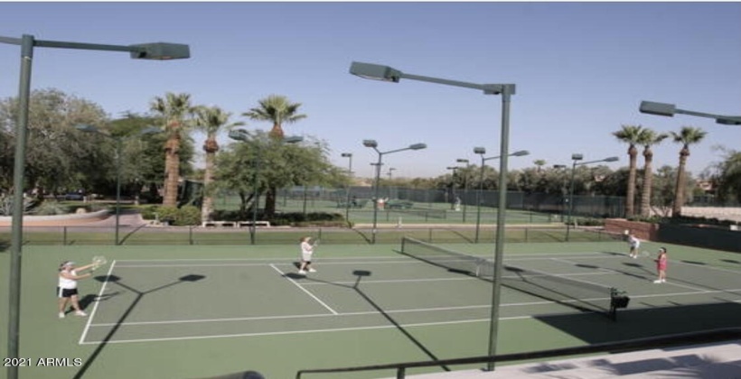 Pickleball/Tenins Court