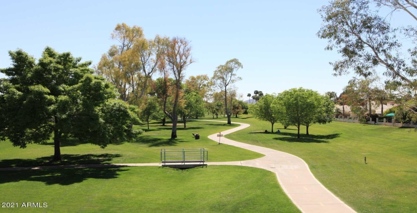 GREENBELT AND DESERT TRAILS CLOSE BY