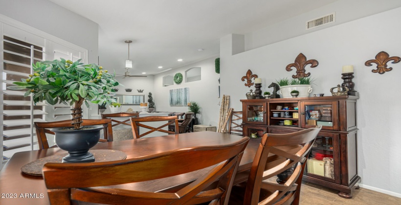 FORMAL DINING AREA