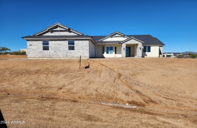 NEW 4 BEDROOM, 3 BATH, 3025 SQFT