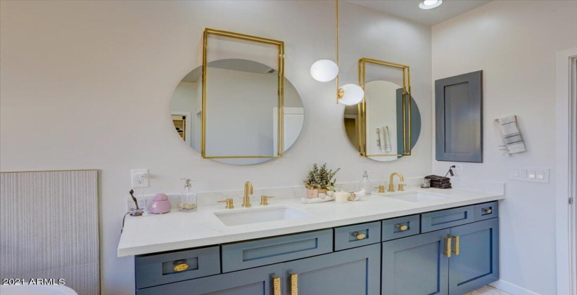 Dual sinks and upgraded cabinets in master bath