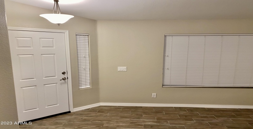 Foyer/Formal Living Room