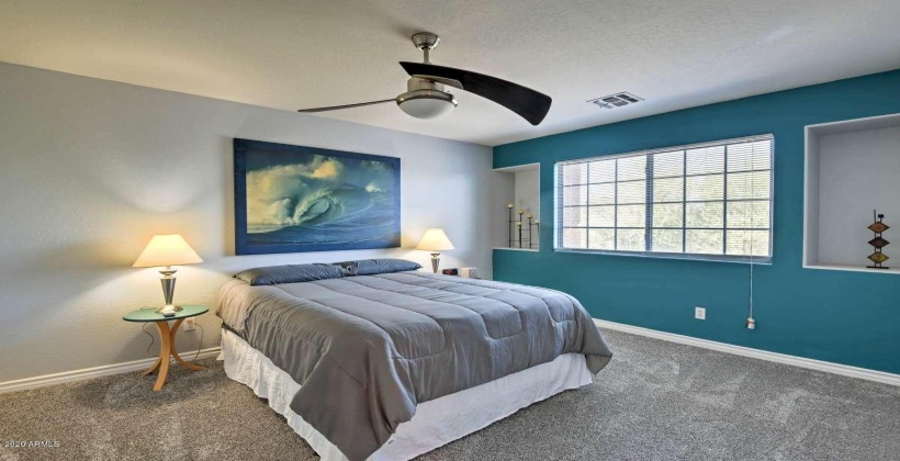 Queen bed, Carpet and ceiling fans