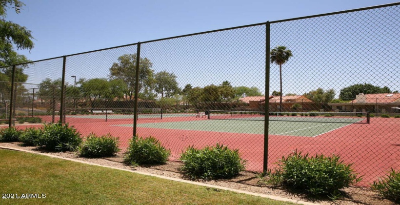 Come stay and play!!!! Community offers tennis , two pools , hot tub and walking trails.