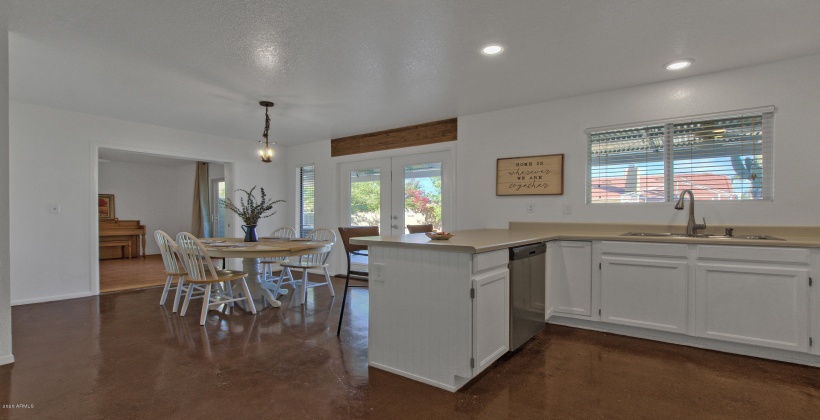 Open eat-in kitchen with breakfast bar