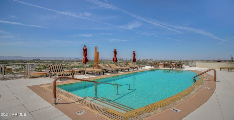 Heated Roof Top Pool