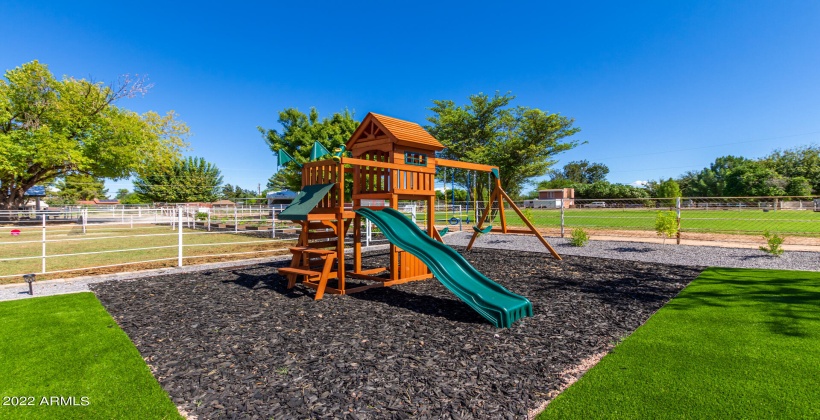 Brand new children's play structure